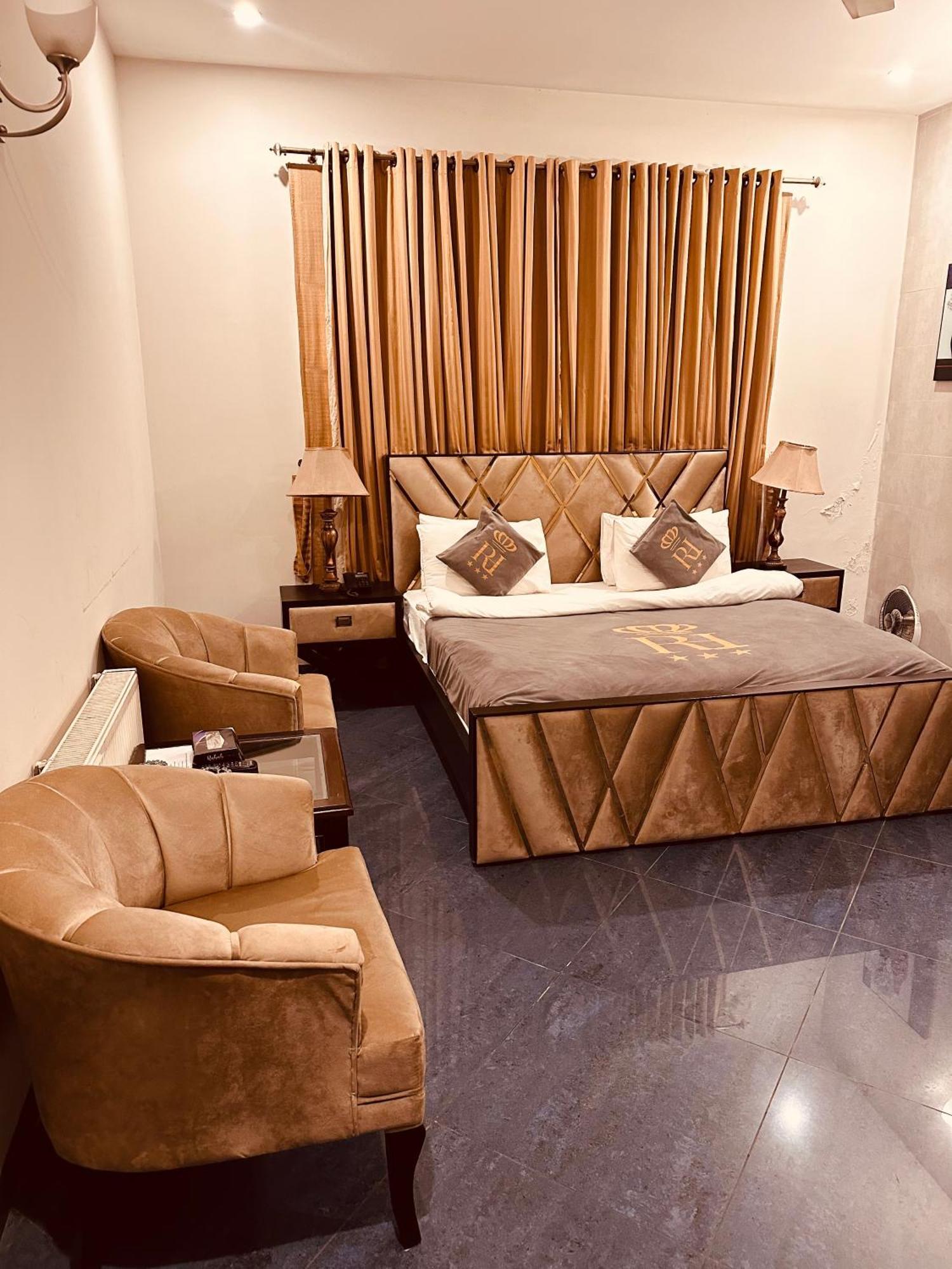 Reina Boutique Hotel - G9 Islamabad Extérieur photo