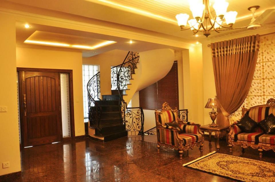Reina Boutique Hotel - G9 Islamabad Extérieur photo