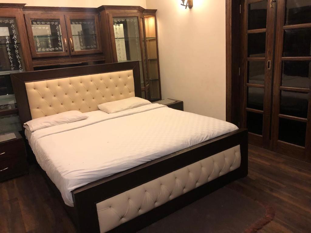 Reina Boutique Hotel - G9 Islamabad Extérieur photo